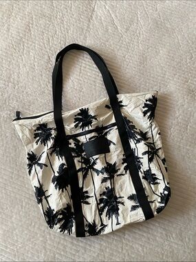 🌼 Aloha collection black label Palm-Print Tote Bag Beach Bag
